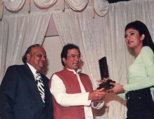 Founder Shri. Chandraakant Dalal along with the legendary Rajesh Khanna Awarded Sushmita Sen for her Miss Universe achievement