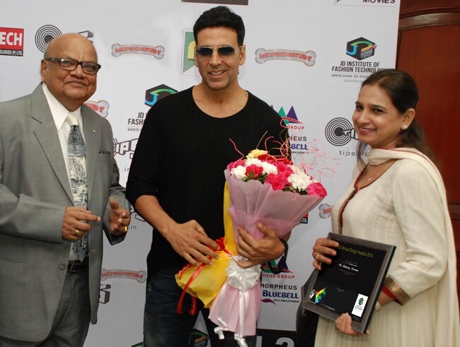 President, Shri. Chandraakant Dalal and Executive Director, Mrs. Rupal Dalal with Akshay Kumar for the Promotion of his film “Entertainment”